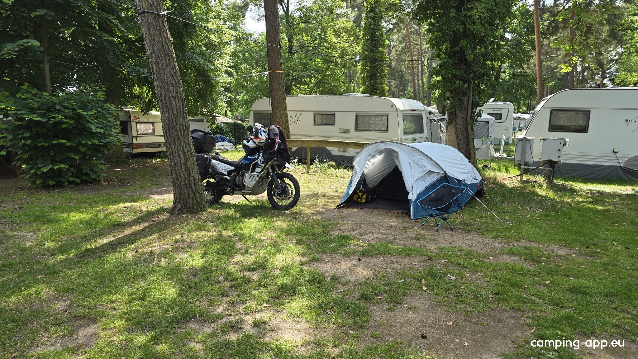 Camping at Lake Dobbertiner — Sítio de acampamento in Dobbertin / Mecklenburg-Vorpommern