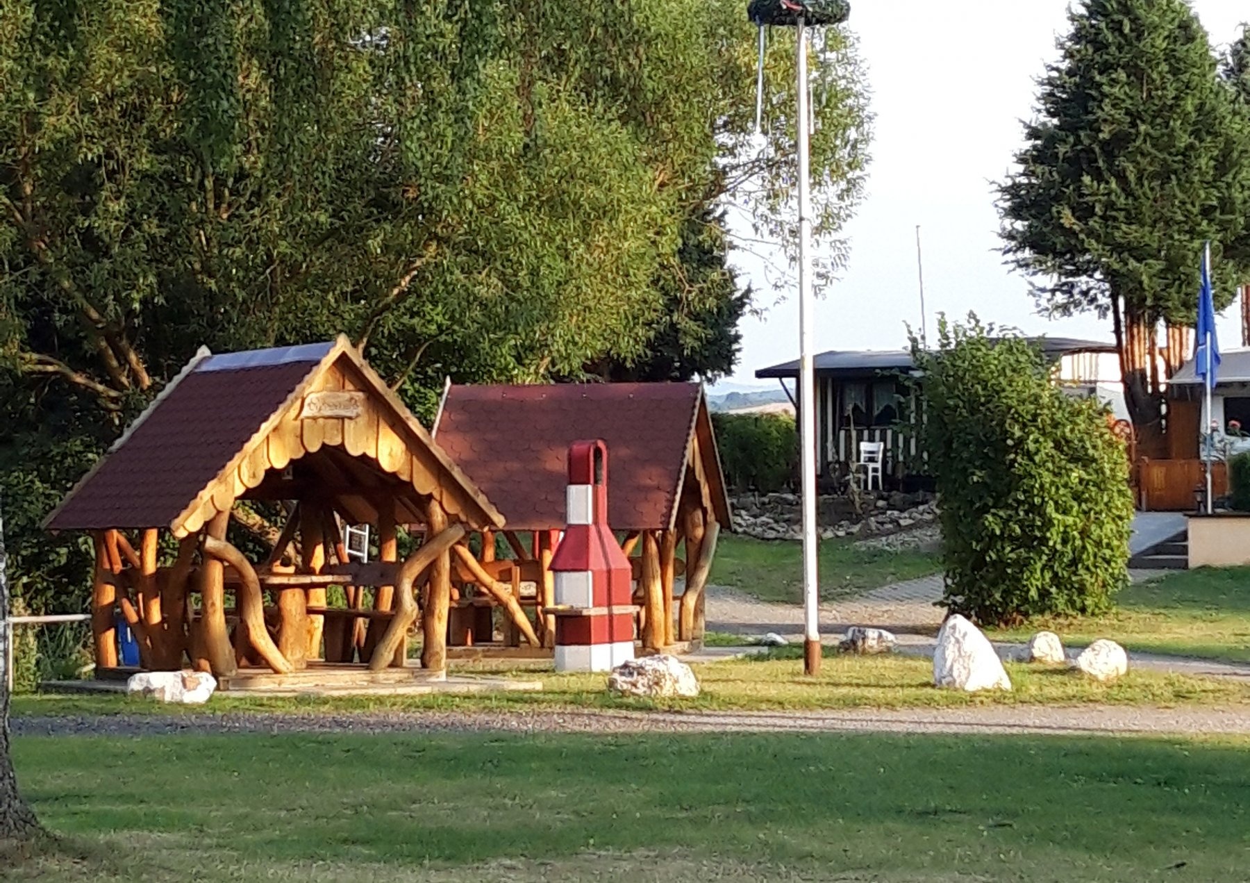 Seecamp Derneburg — Sítio de acampamento in Holle / Niedersachsen