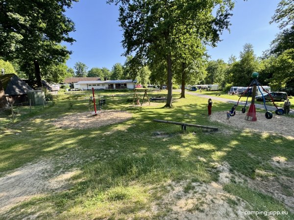 Camping im Eichenwald — Photo 3