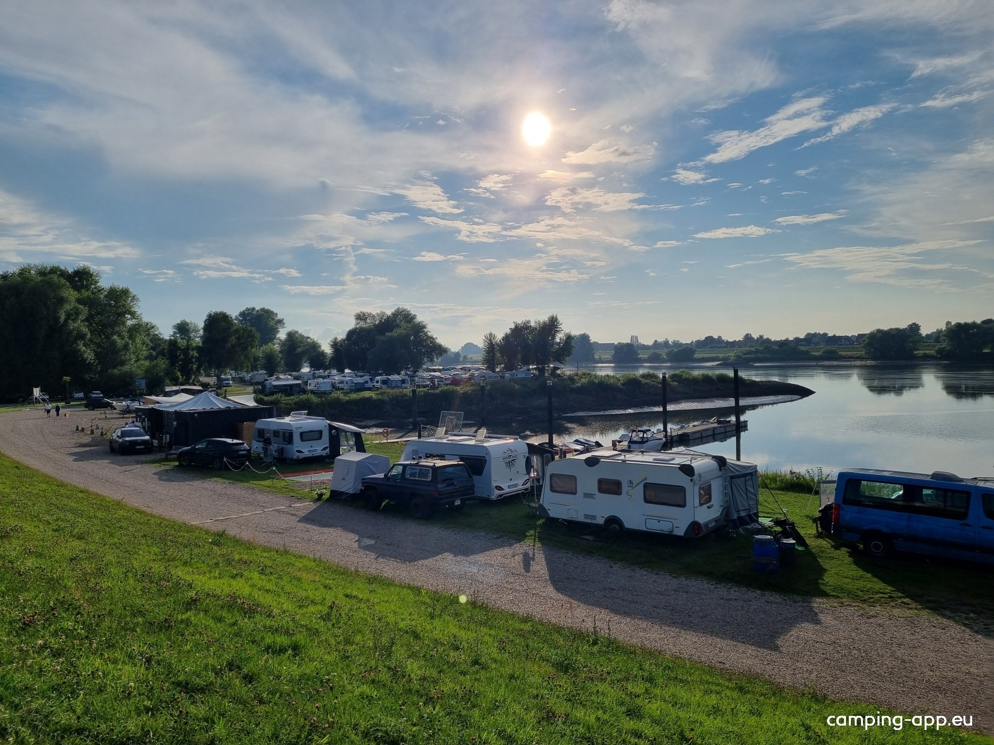 Camping Land an der Elbe Hamburg (Stover Strand) — Kemping in Stove/Hamburg / Niedersachsen