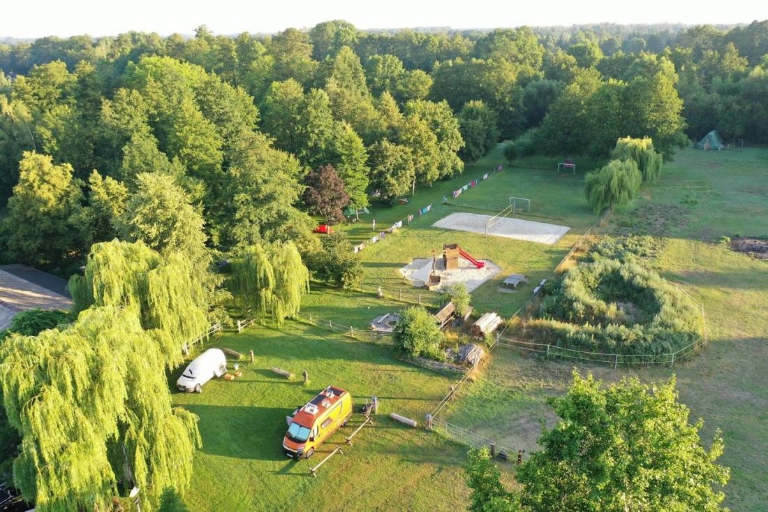 Zelten am Ostgraben (max. 5m) — Sítio de acampamento in Burg (Spreewald)