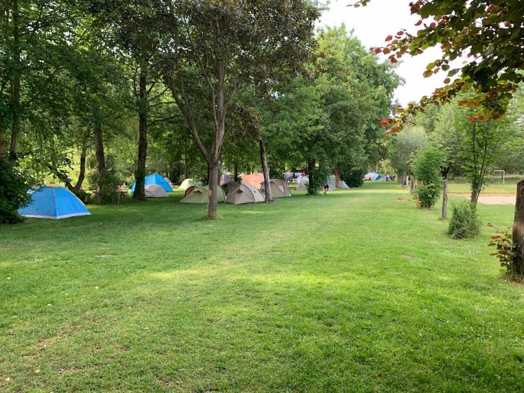 Zelten am Ostgraben (max. 5m) — Campingplats in Burg (Spreewald)