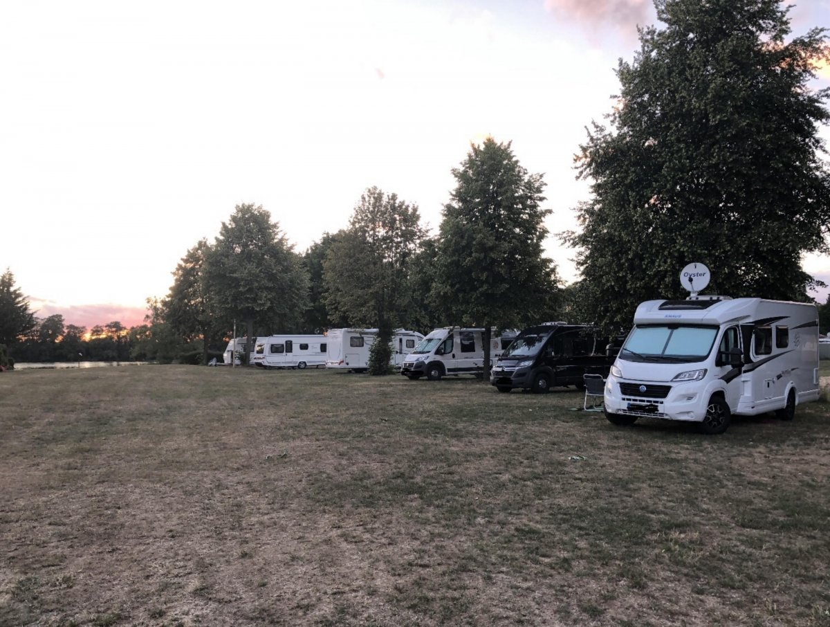 Seecamp am Oderbruch — Cámping in Alt-Zeschdorf / Brandenburg