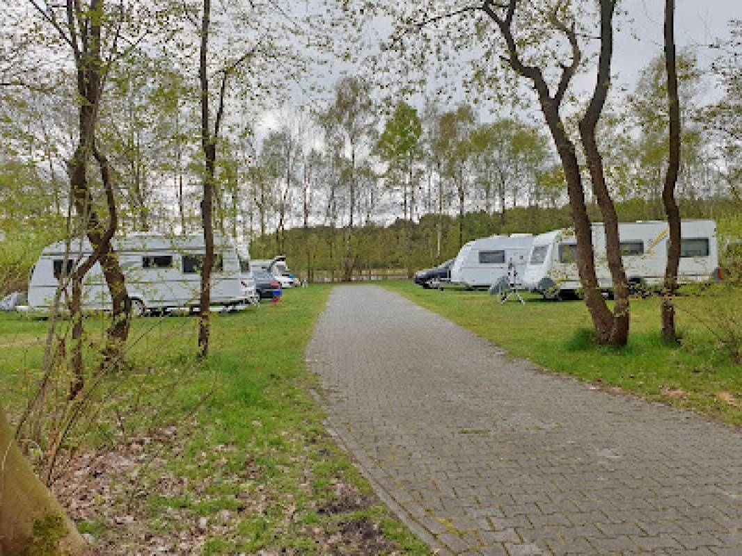 Camping- und Bungalowpark Ottermeer — Campingplats in Wiesmoor / Niedersachsen