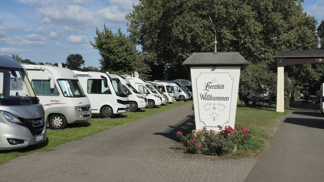 Campingplatz am Rhein — Kamp yeri in Rüdesheim am Rhein