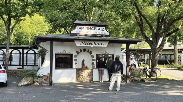 Campingplatz am Rhein — Fotoğraf 6