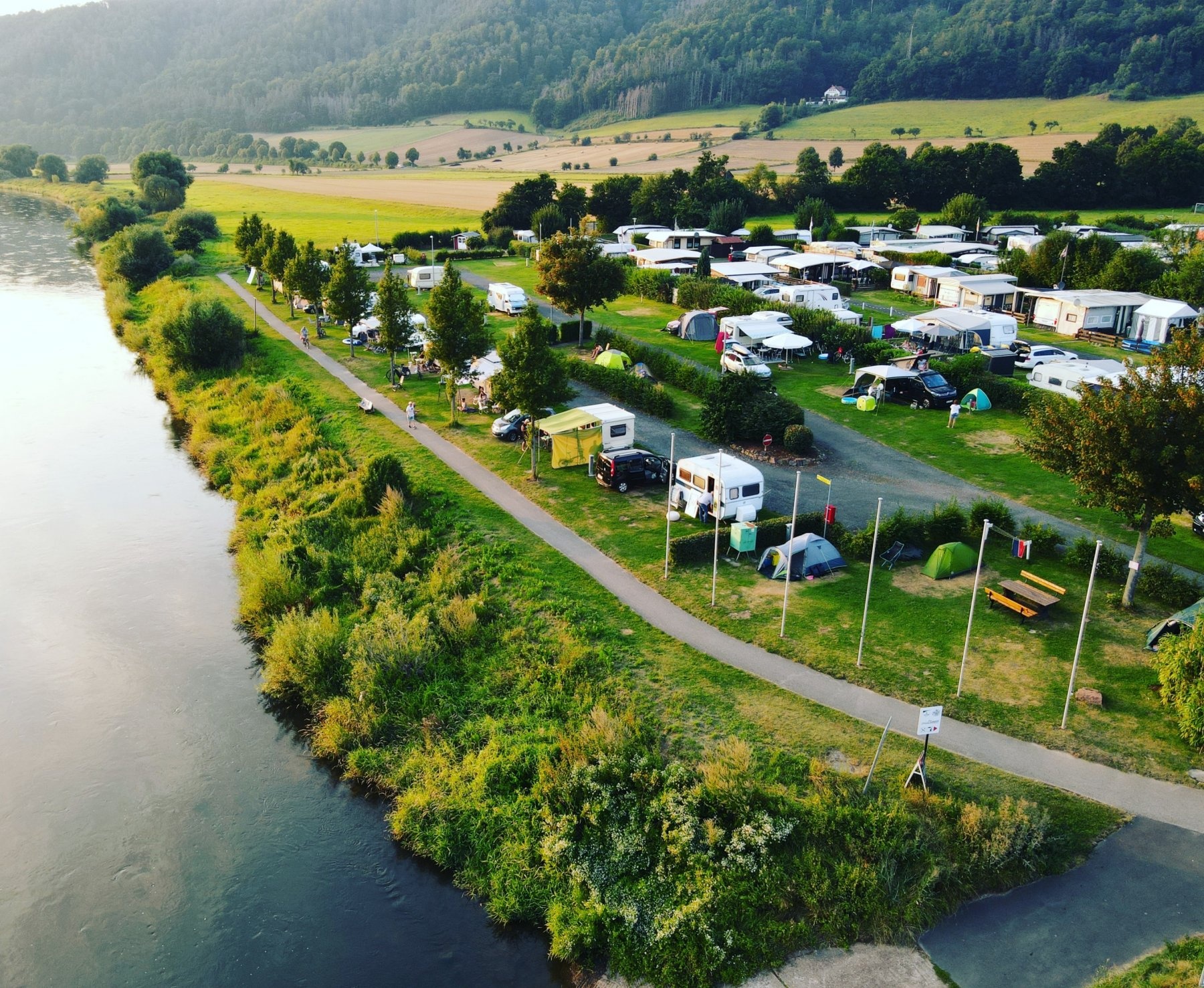 Campingplatz Wesertal — Campingplatz in Wesertal OT Oedelsheim
