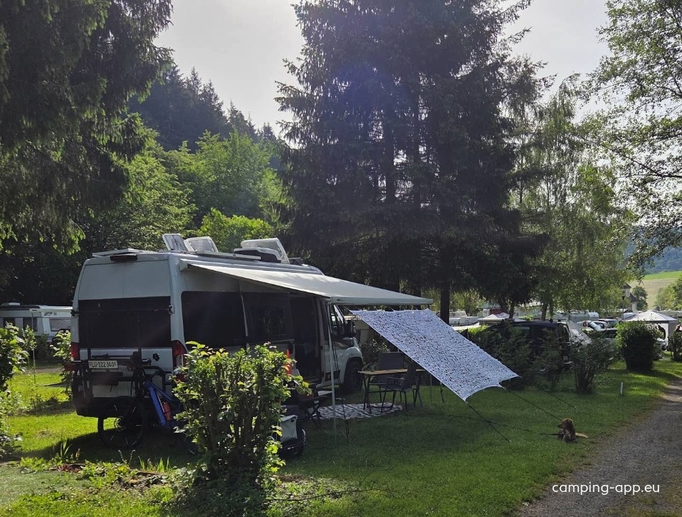 Campingplatz Waldfrieden — Campingplass in Saarburg 