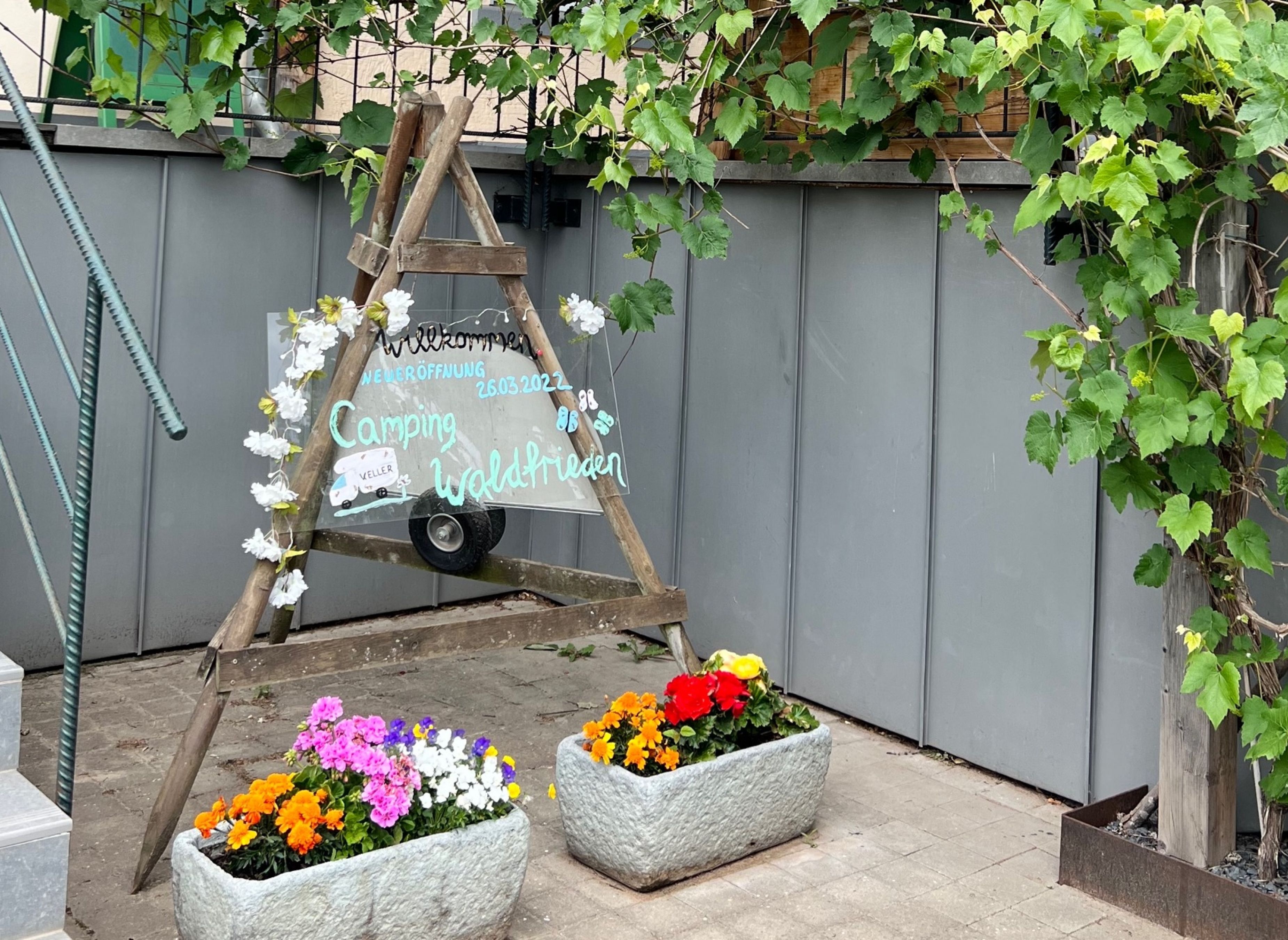 Campingplatz Waldfrieden — Area da campeggio in Saarburg 