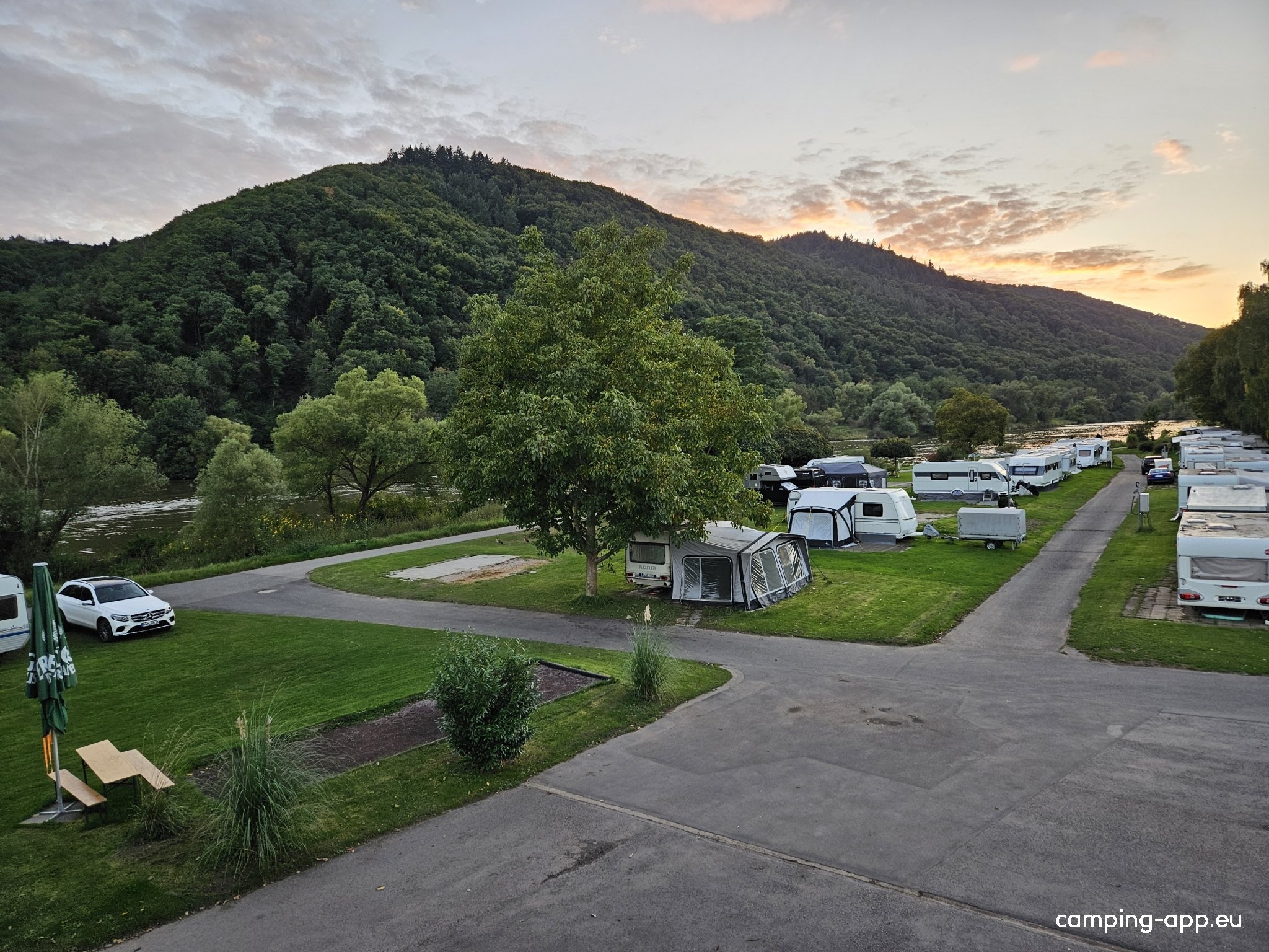 Campingplatz Nehren — Sítio de acampamento in Nehren/Cochem 