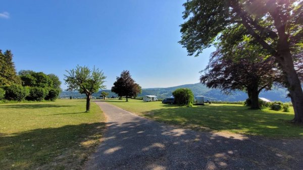 Campingplatz Burg Lahneck — Photo 3