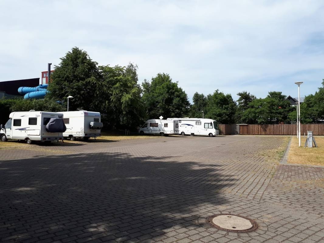 Reisemobilhafen am Erlebnisbad Leck — Stellplatz in Leck