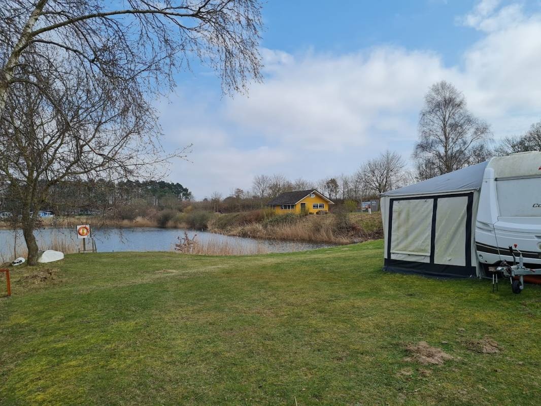 Familien-Camping Kransburger See **** — Kemping in Dorum/Midlum