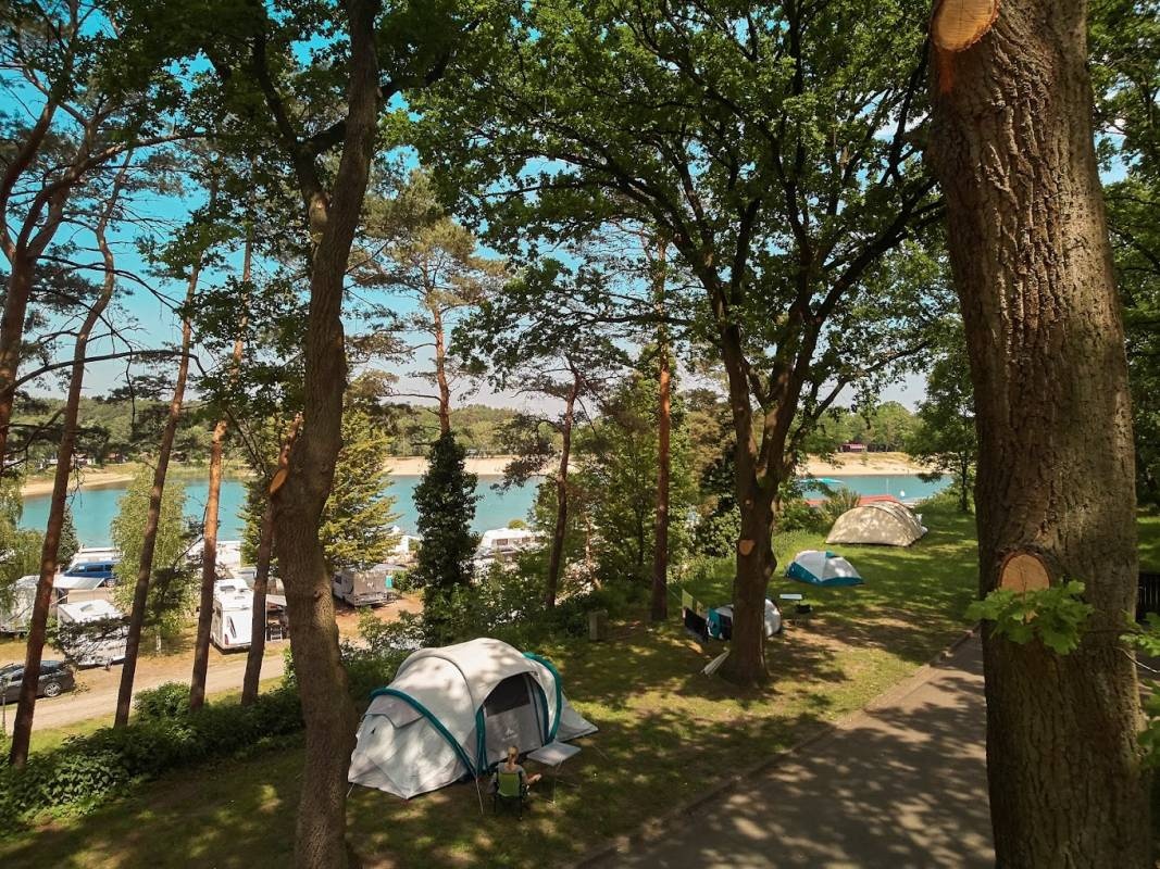 Campingplatz am Blauen See — Sítio de acampamento in Garbsen 