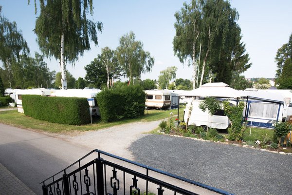 Campingplatz Schiefer Turm — Photo 2