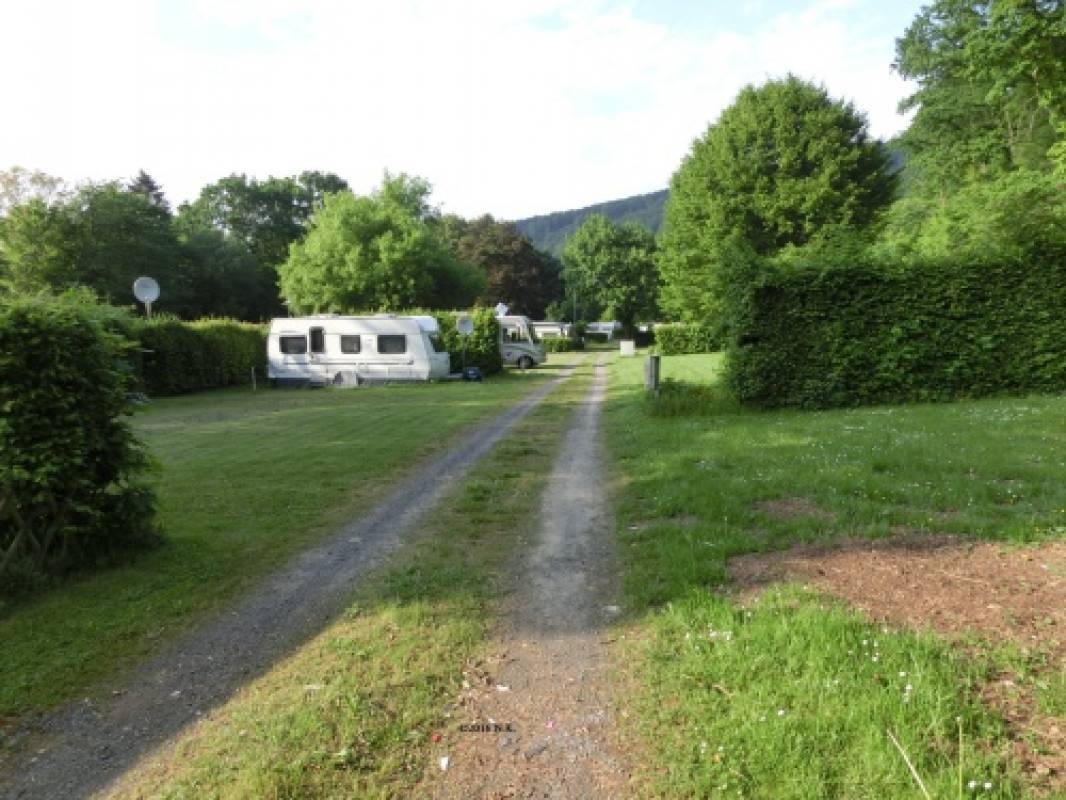 Terrassencampingplatz Ahletal — Camping in Reinhardshagen 