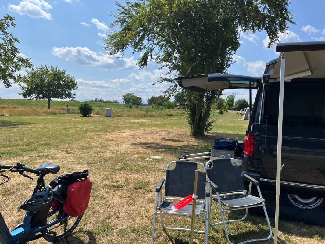 Kaiserstuhl Camping — Sítio de acampamento in Ihringen 