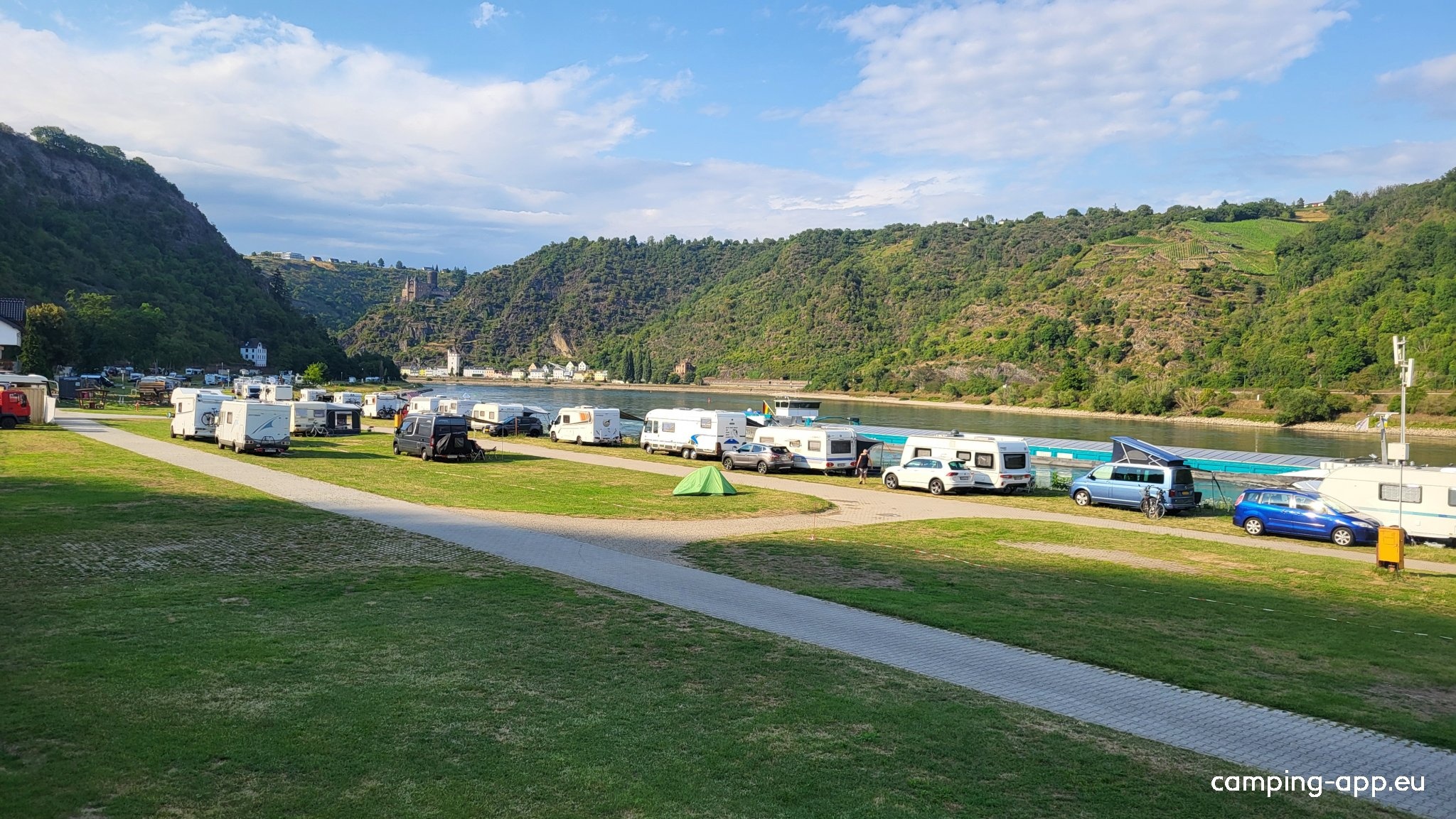 Camping Loreleyblick — Campingplatz in St. Goar am Rhein / Rheinland-Pfalz