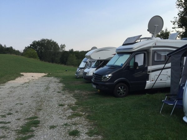 Campingplatz am Marktler Badesee — Campingplatz in Marktl / Bayern