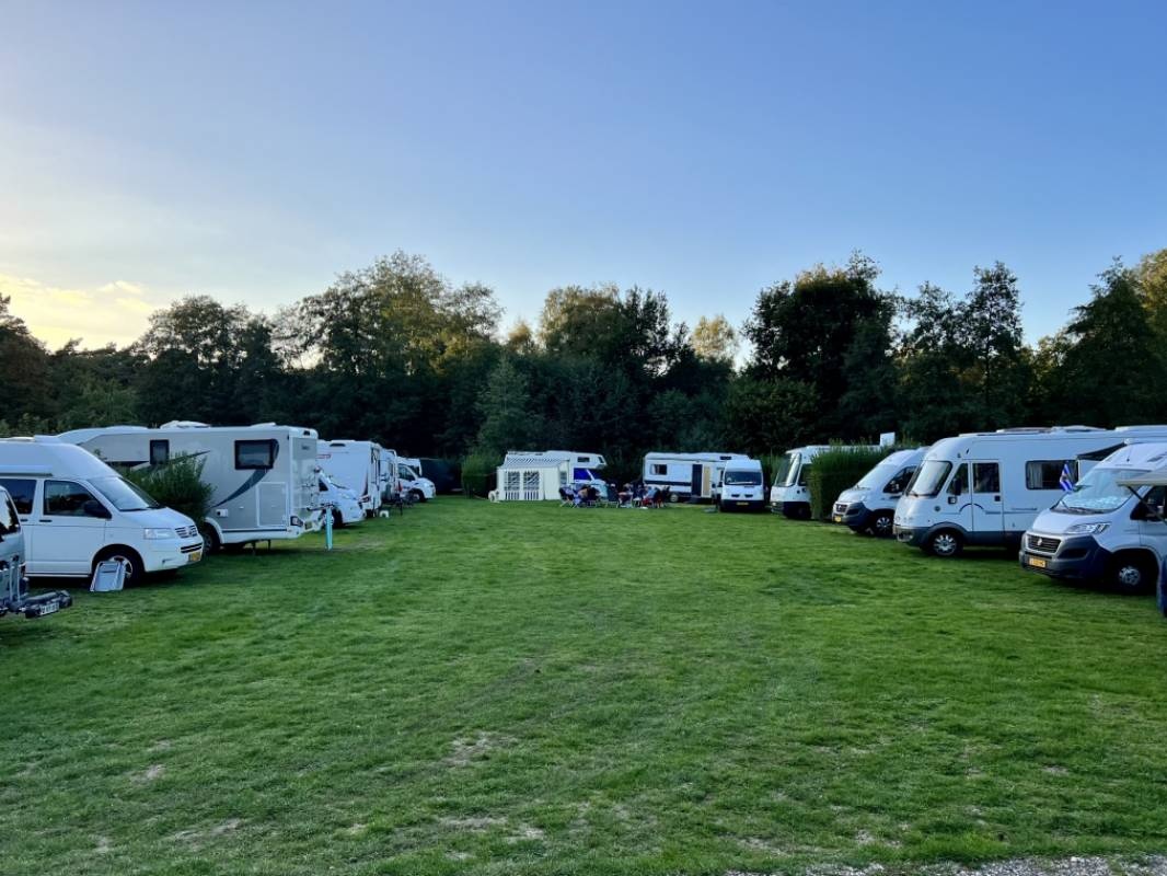 Camping De Zandkuil — Kemping in Heerde / Gelderland