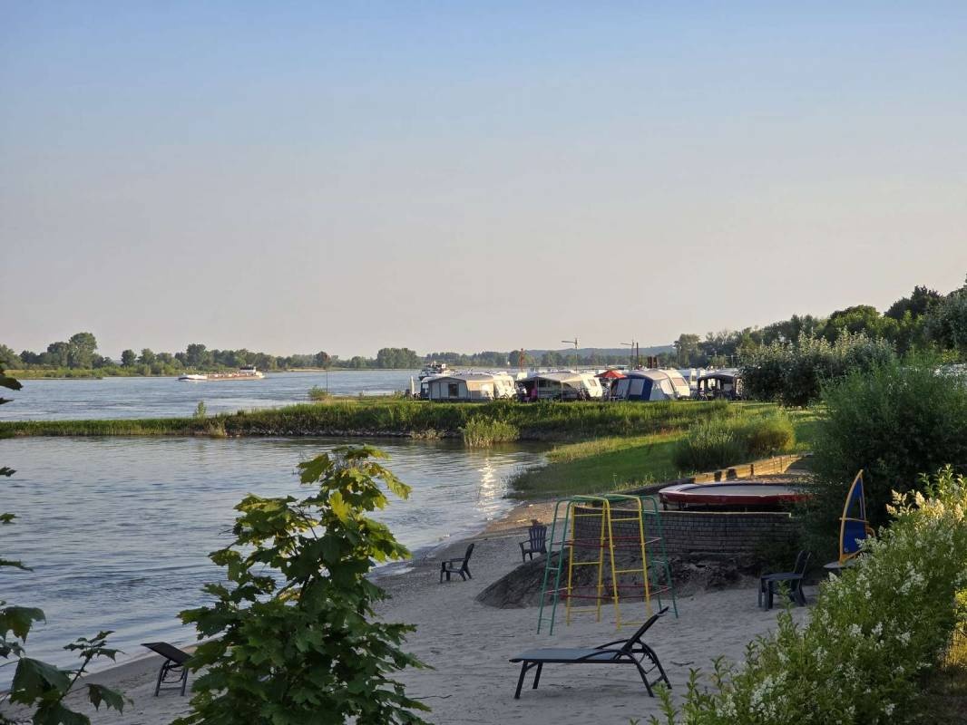 Camping Waalstrand — Місце для кемпінгу in Gendt