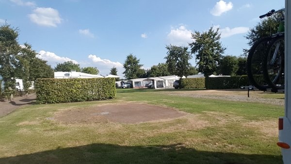 Camping 't Vossenveld — Campingplatz in Helden