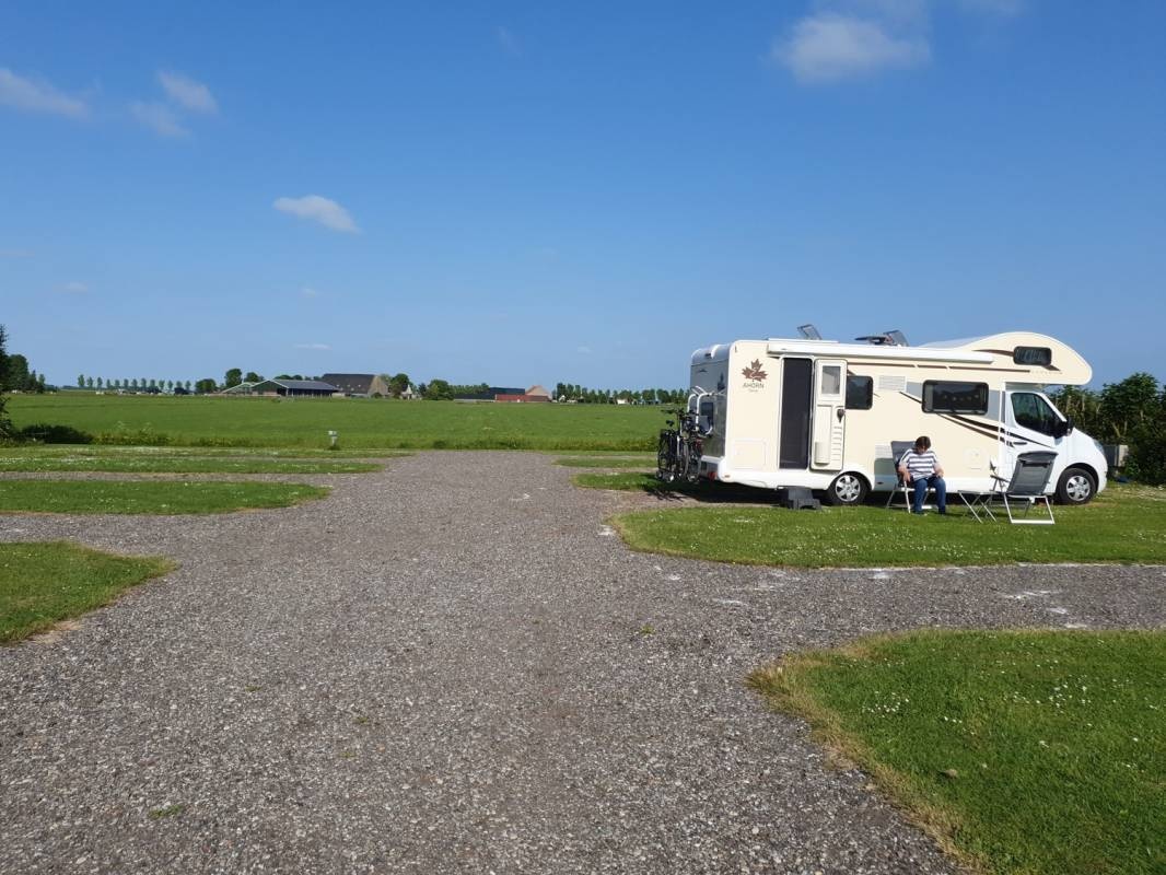 Recreatiebedrijf de Blikvaart — Campingplatz in St. Annaparochie