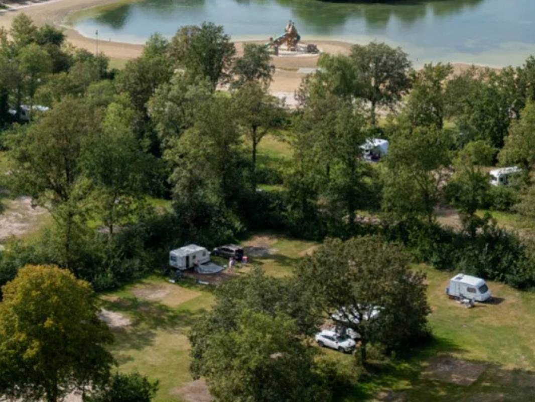 Roompot Holiday Hunzedal — Kamp yeri in Borger