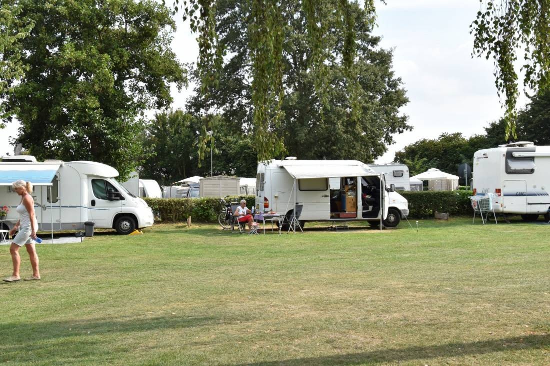 Camping + Jachthaven De Meeuw — Campingplatz in Brielle