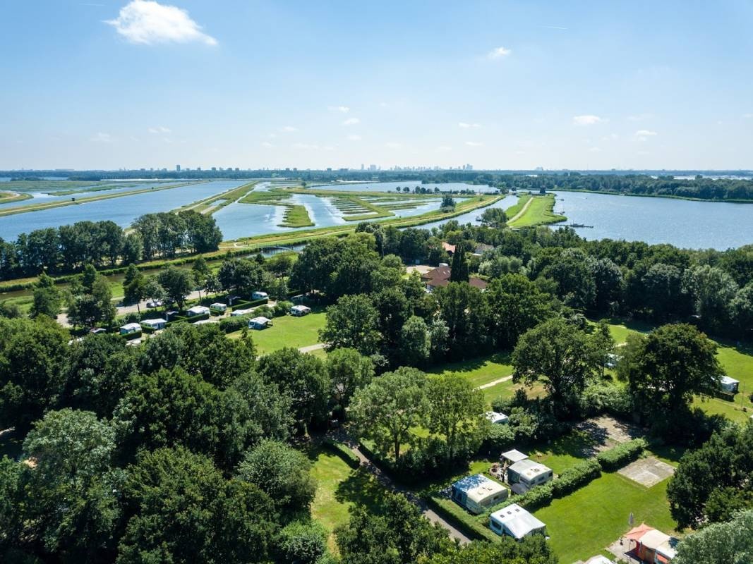 Recreatiepark De Koornmolen — Campingplatz in Zevenhuizen