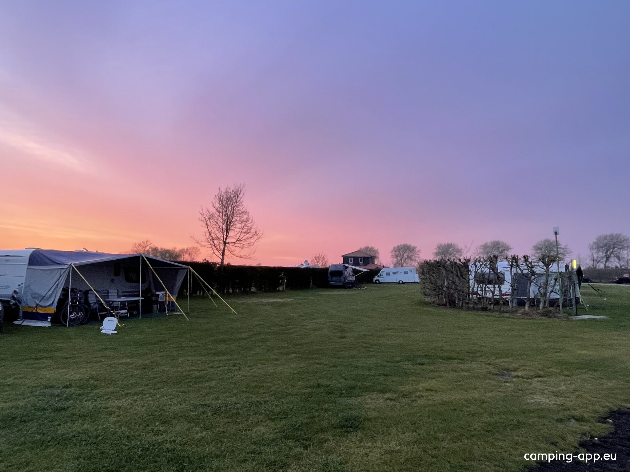 Camping De Kolibrie — Campingplass in Warmenhuizen