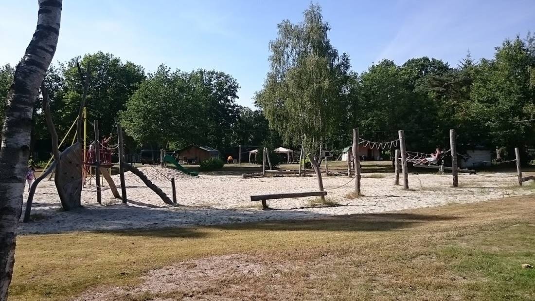 Camping Fort Dunes — Sítio de acampamento in Cromvoirt/Vught / Noord-Brabant