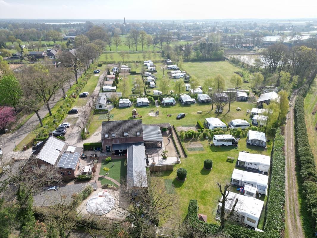 Camping De Kasteelse Bossen — Campingplatz in Melderslo / Limburg