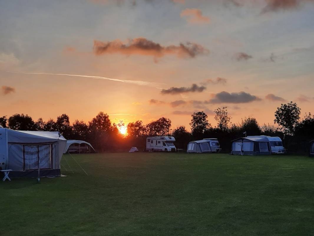Minicamping De Oosthoek — Kamp yeri in Aagtekerke