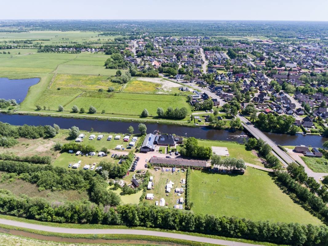 Minicamping De Zilveren Maan — Kamp yeri in De Westereen / Friesland