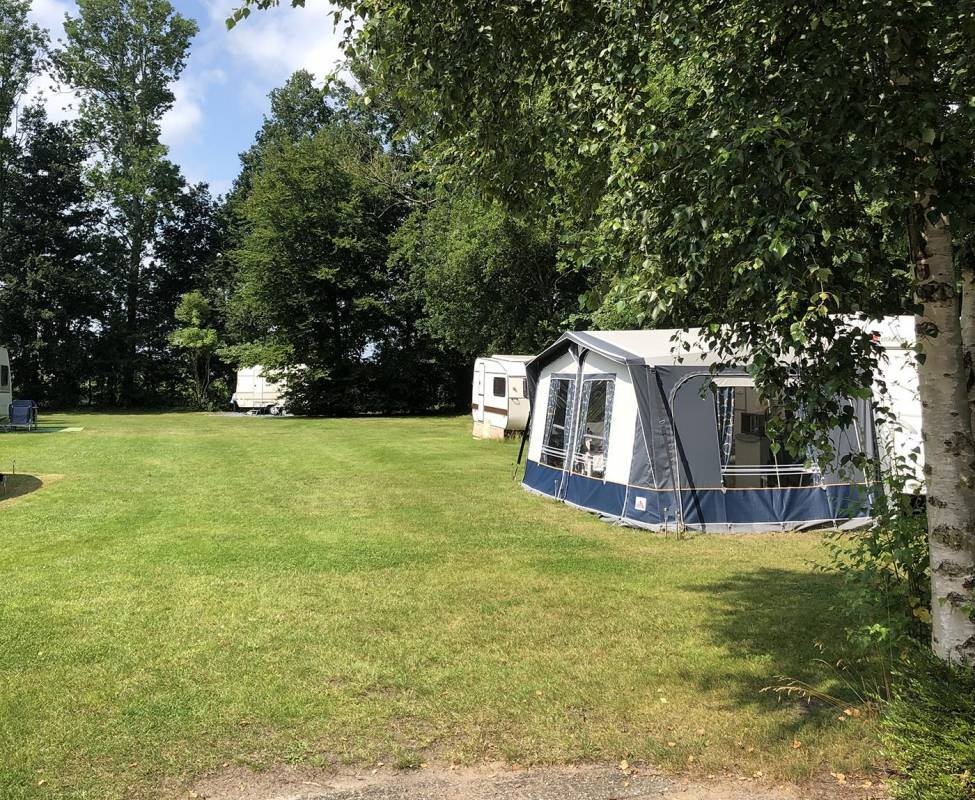 Minicamping Oes Stekkie — Campingplatz in Nijeveen / Drenthe