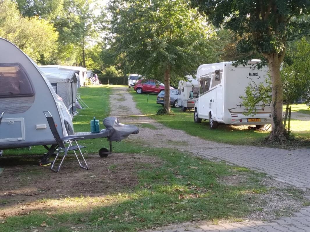 Camping De Bosrand — Campingplatz in St. Geertruid / Limburg