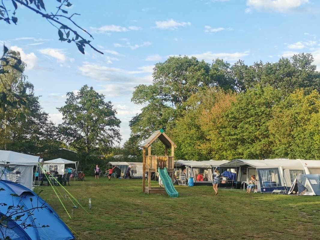 Camping en Chaletpark Bergzicht — Kemping in Giethmen