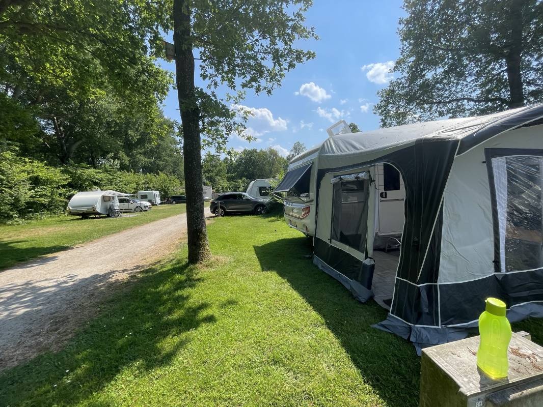 Camping de Breede — Campingplass in Warffum