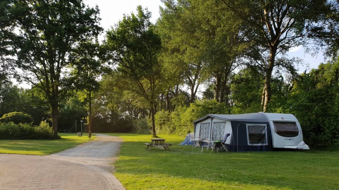 Camping de Breede — Cámping in Warffum