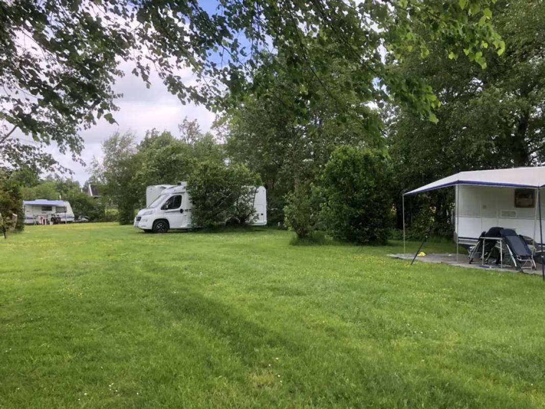 Camping & Accommodatieverhuur Botniahiem — Sítio de acampamento in Damwâld