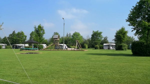 Recreatie- en Zorgboerderij De Kleine Weide