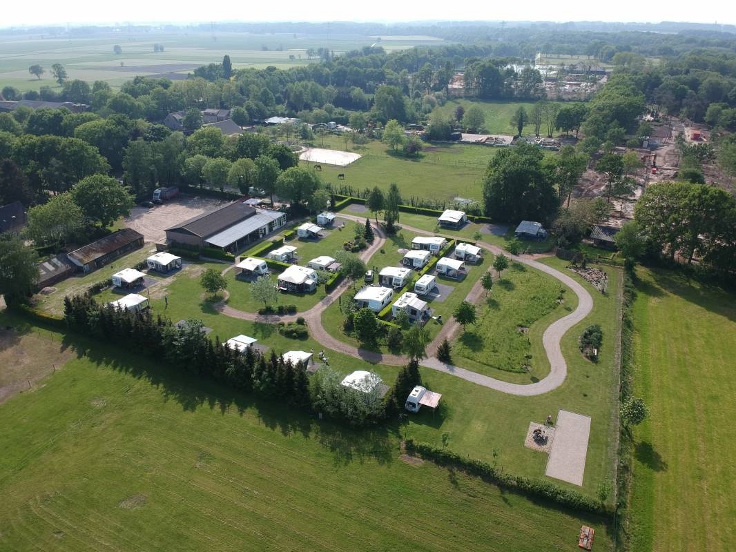 Charmcamping De Kleine Abtshoeve — Camping in Oosterhout / Noord-Brabant