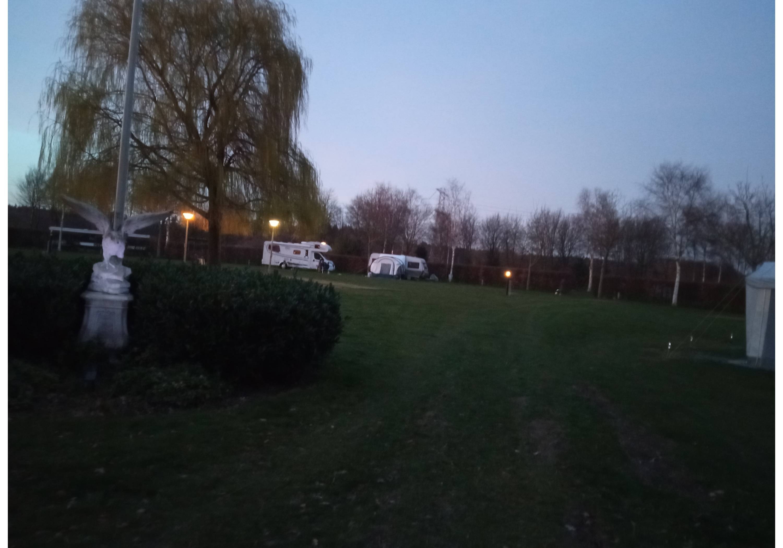 Camping Biej de Vogel — Campingplatz in Montfort