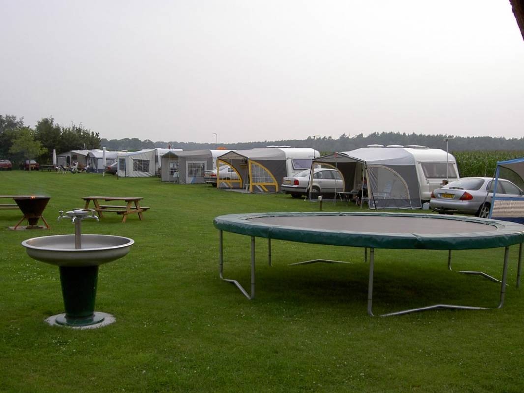 Minicamping An't Knaal — Campingplatz in Oploo