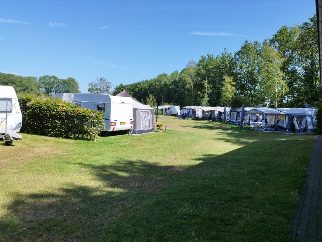 Minicamping De Veldhoek — Camping in Hengelo (Gld.) / Gelderland