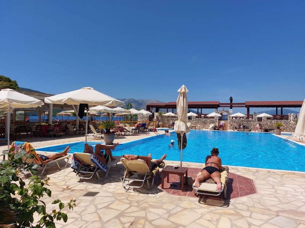 Camping Karavomilos Beach — Sítio de acampamento in 