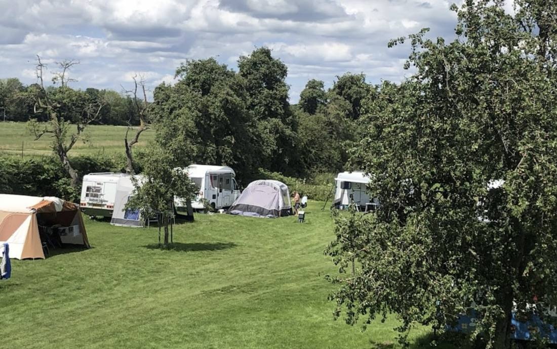 Minicamping Graaff en Woerd — Sítio de acampamento in Zoelen