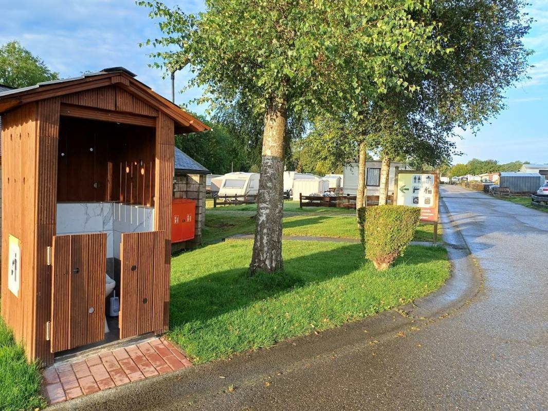 Camping de Renval — Campingplatz in Bastogne
