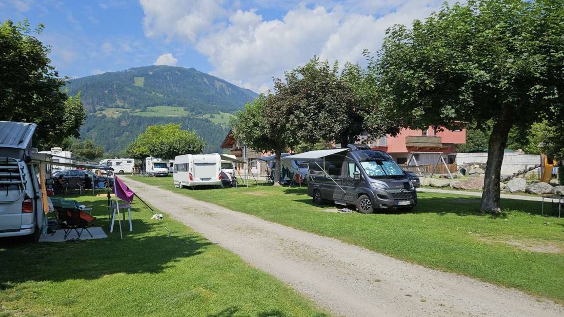 Comfort Camping Falken — Campingplass in Lienz / Tirol